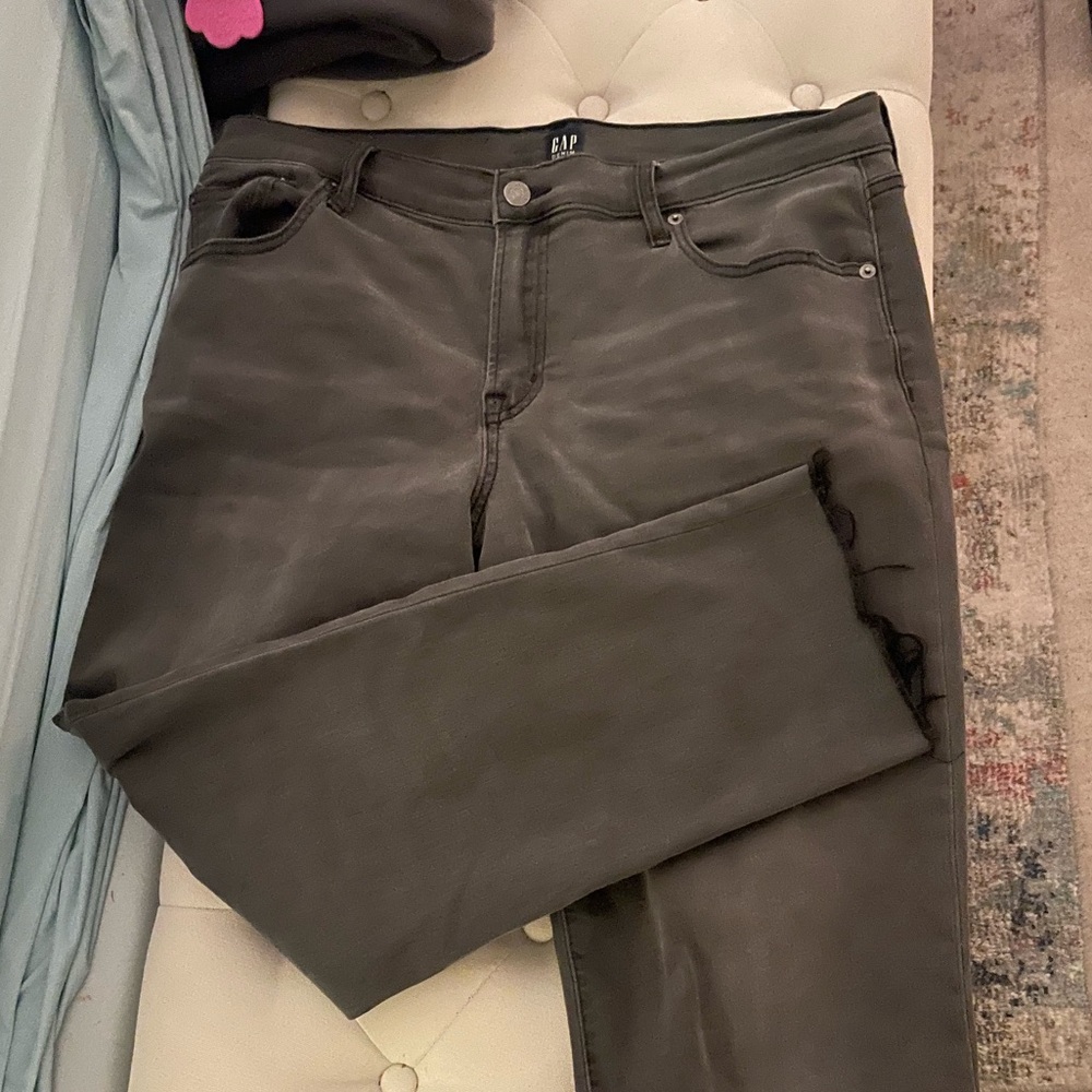GAP Grey Girlfriend Jeans size 31 (short)